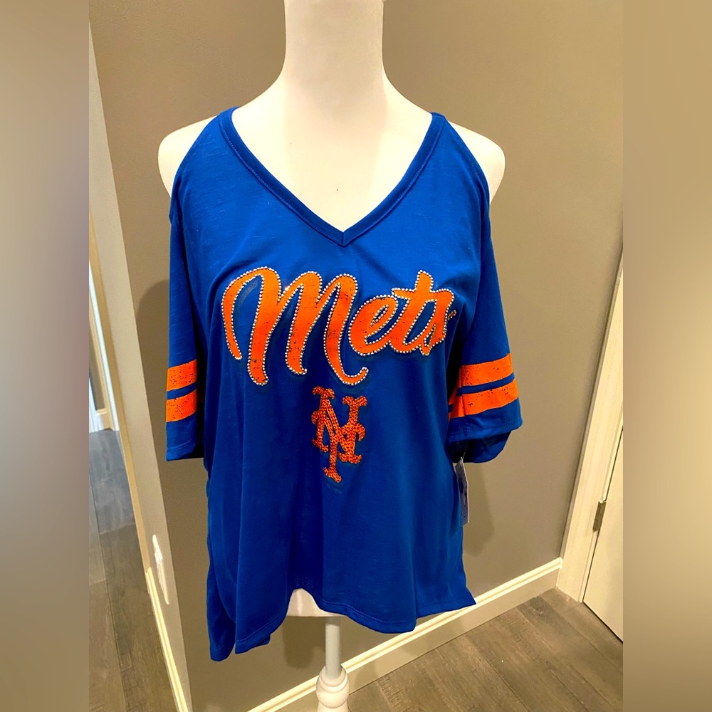 Mets women’s cold shoulder glitter top